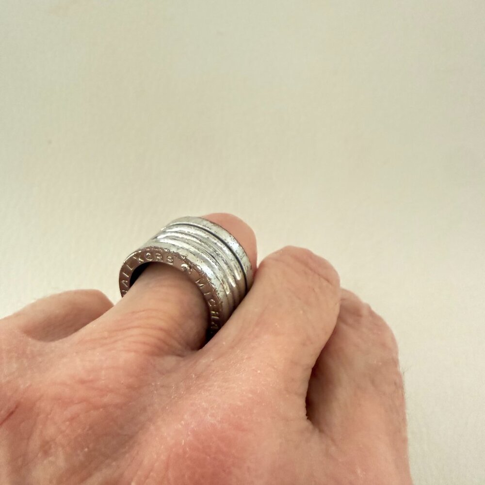 MICHAEL KORS SILVER TONE WIDE BAND LOGO RING SIZE 7 STACKED BARREL RING